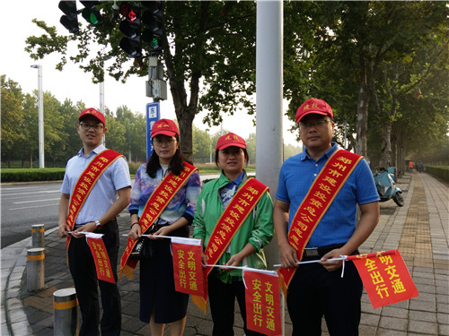 集團公司積極開(kāi)展“文明交通”義務(wù)勸導活動(dòng)
