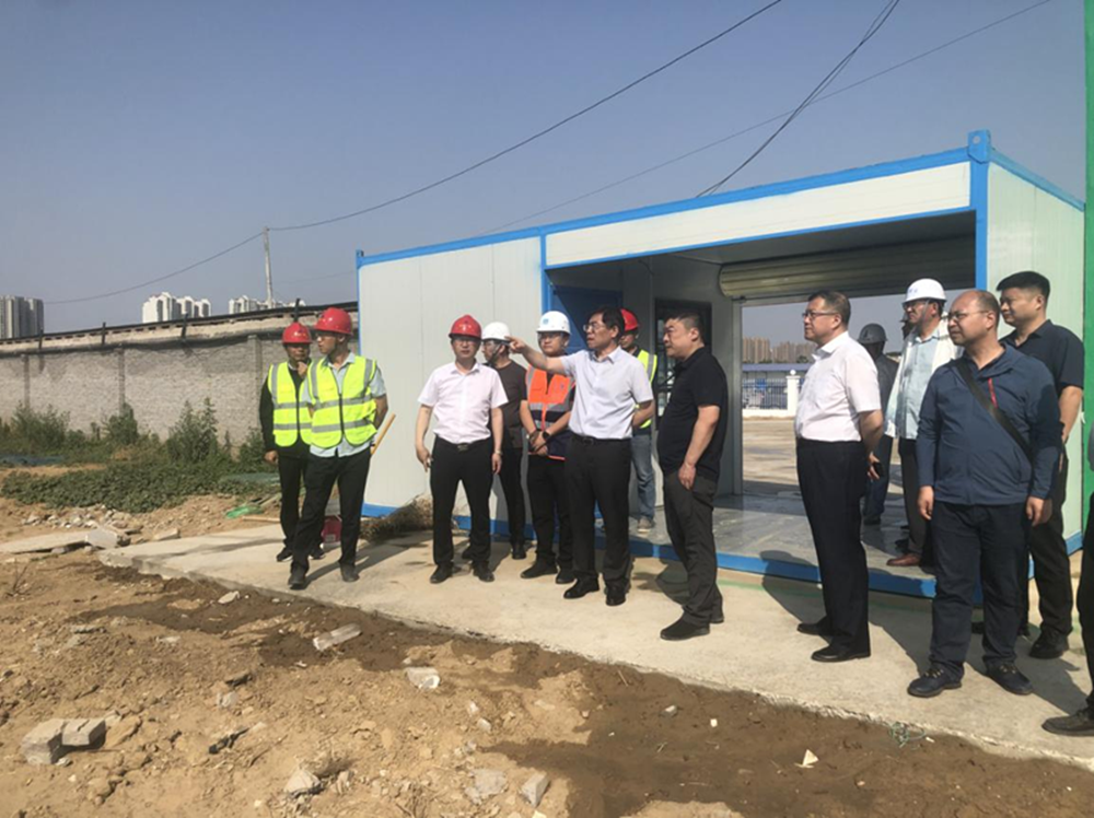 鄭州市建設投資集團有限公司黨委書(shū)記、董事長(cháng)汪洋到侯寨新鎮區安置區調研項目建設工作