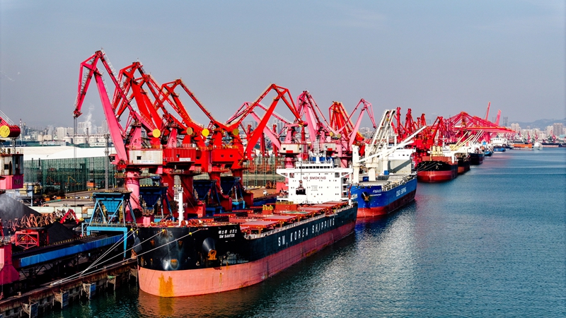 乘長(cháng)風(fēng)破萬(wàn)里浪——以習近平同志為核心的黨中央引領(lǐng)中國式現代化邁出新的堅實(shí)步伐