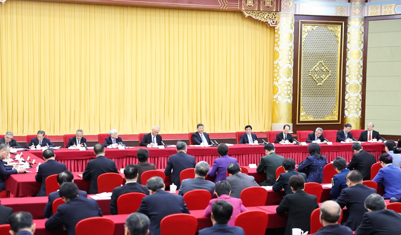 習近平在看望參加政協(xié)會(huì )議的民盟民進(jìn)教育界委員時(shí)強調： 強化教育對科技和人才支撐作用? 形成人才輩出人盡其才才盡其用生動(dòng)局面